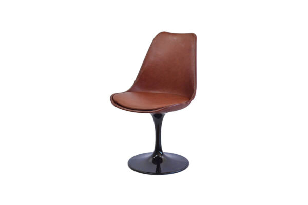 Revolving dining chair with black base by Sol&Luna